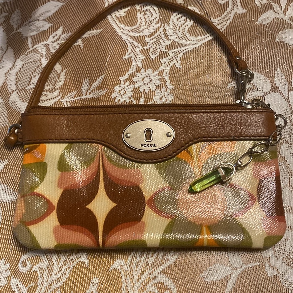 VINTAGE FOSSIL WRISTLET 6” x 3” PRETTY FLORAL